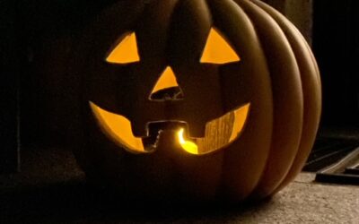 Halloween und die Aktienmärkte: Ein unheimlicher Zusammenhang? 👻